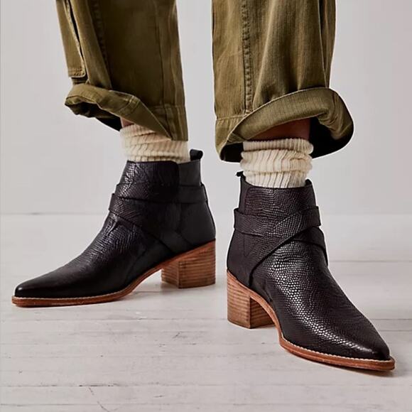 Free People Ankle Boots Womens 6.5 Dark Brown Leather Boho Western Cowgirl Rodeo - Picture 1 of 9